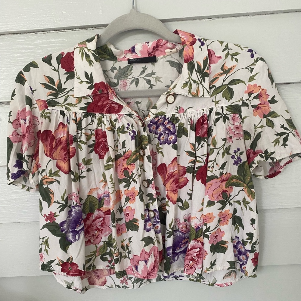 Cropped floral urban outfitters button down size small